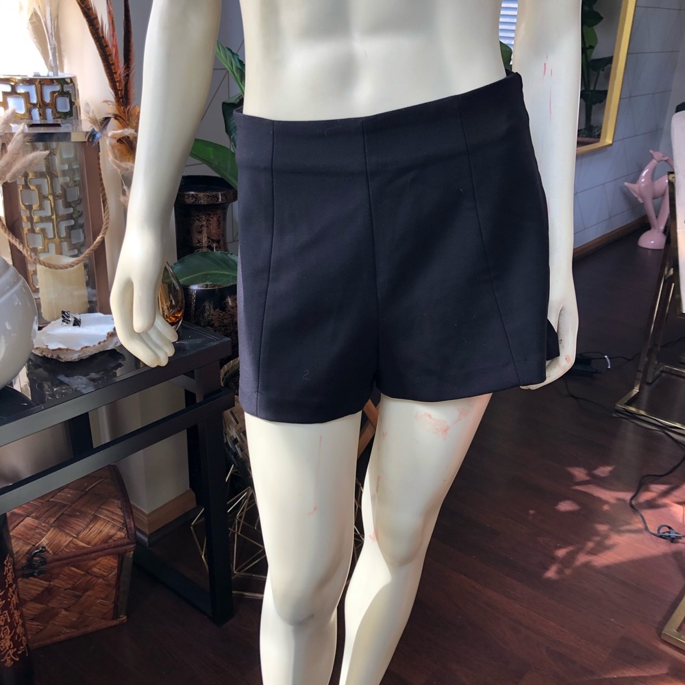 MINI SHORTS